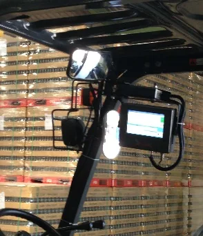 ชุด RFID Reader พร้อมเสาอากาศและจอแสดงผล ติดตั้งบนเสารถยกในคลังม้วนกระดาษ